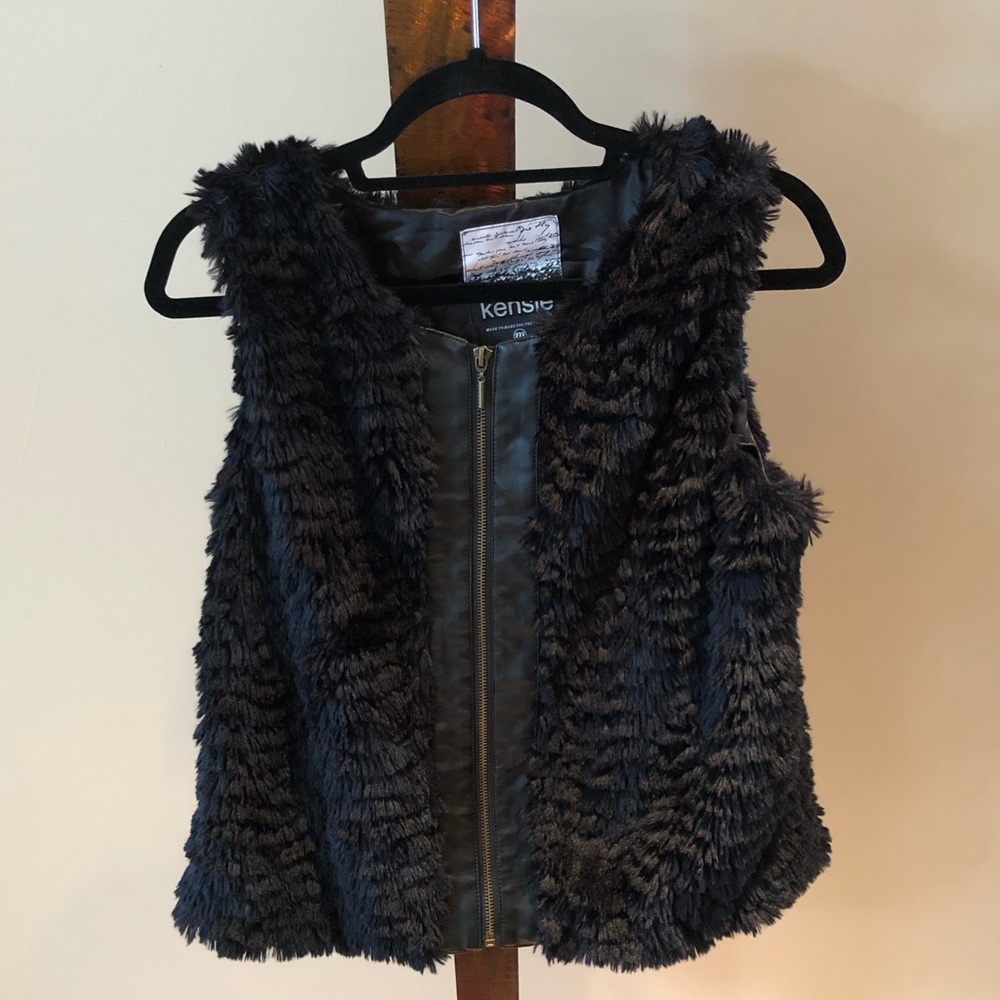 Kenzie Faux Fur Vest with vegan leather trim sz MD